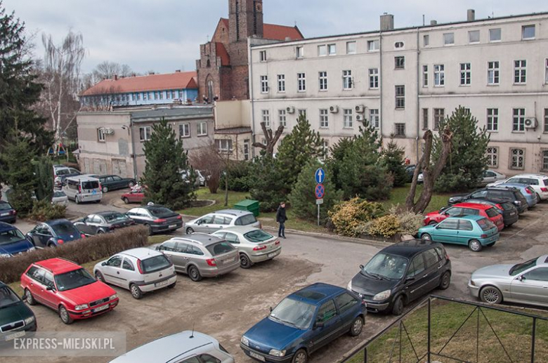 Parking przy starostwie powiatowym