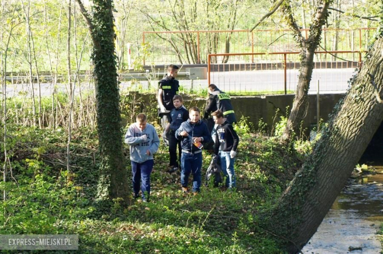 Uczestnicy sprzątania Wilczkowa