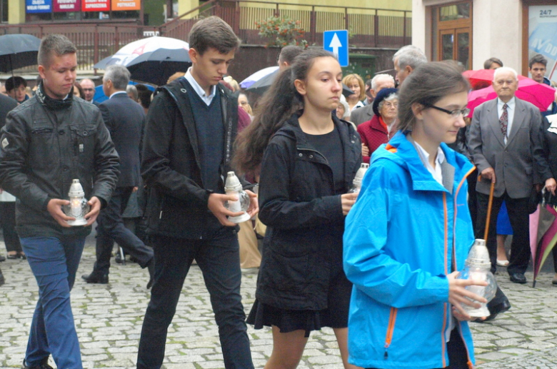 Uroczystości pod pomnikiem