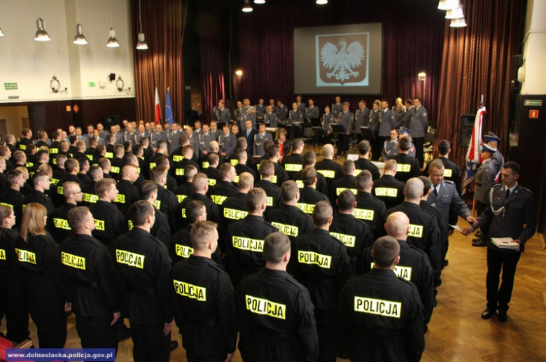 Ślubowanie nowych policjantów