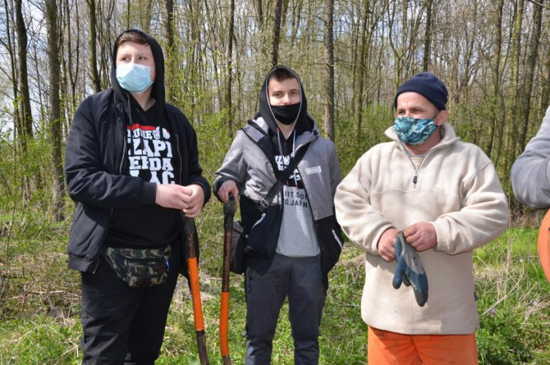 Sprzątanie odbyło się w ramach obchodzonego dzisiaj Światowego Dnia Ziemi