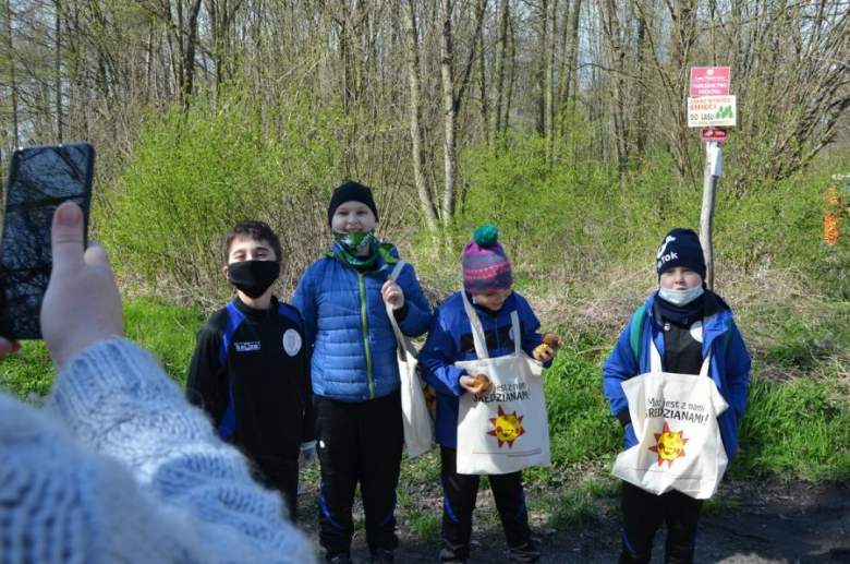 Sprzątanie odbyło się w ramach obchodzonego dzisiaj Światowego Dnia Ziemi