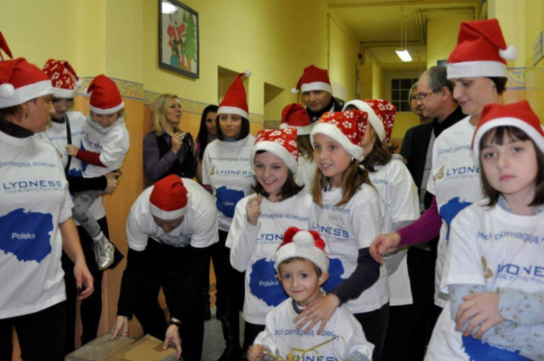 Dzieci pomagają dzieciom