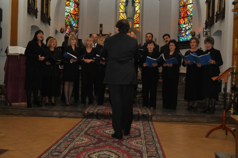 Chór parafii Najświętszego Serca Pana Jezusa z Legnicy pod dyrekcją Benedykta Ksiądzyny