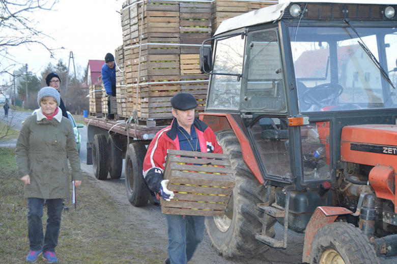 Jabłka dla mieszkańców Szczepanowa