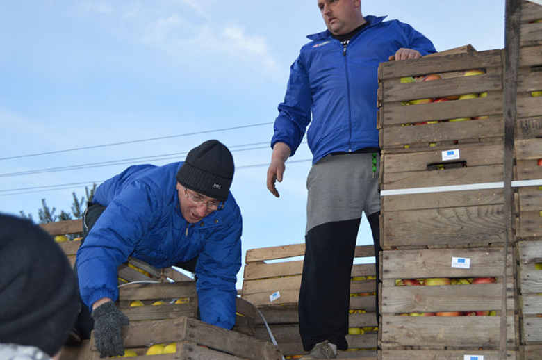Jabłka dla mieszkańców Szczepanowa