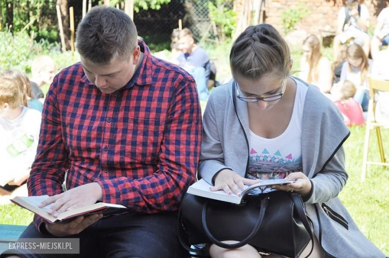 Wspólne czytanie w średzkim ogólniaku