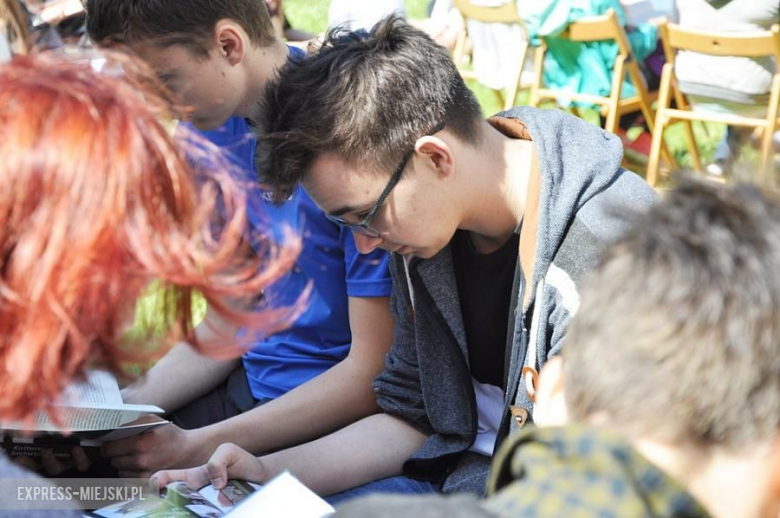 Wspólne czytanie w średzkim ogólniaku