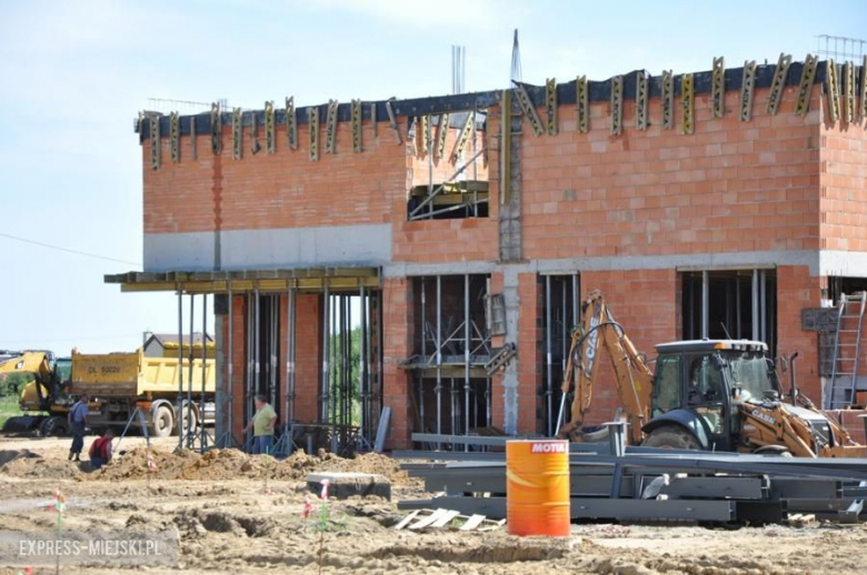 Plac budowy nowej szkoły w Lutyni