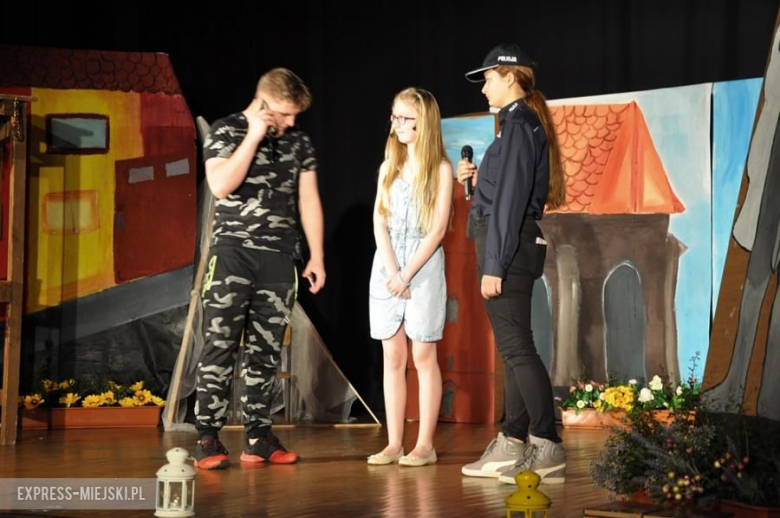 Przedstawienie teatralne w średzkim domu kultury