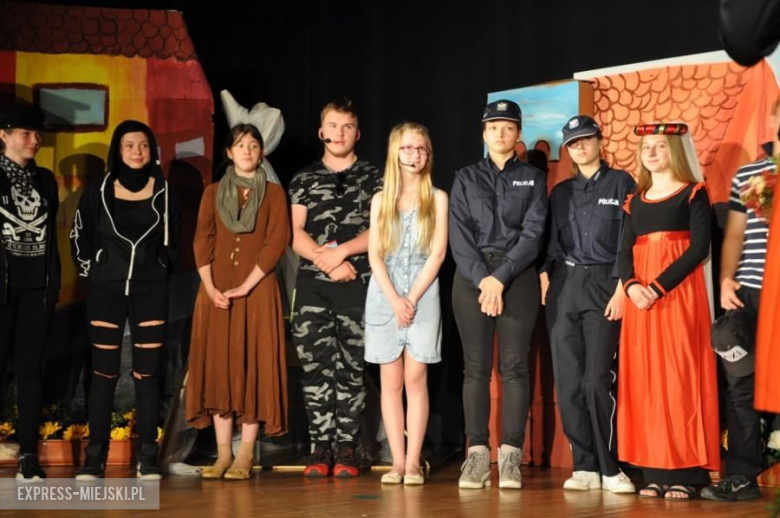 Przedstawienie teatralne w średzkim domu kultury