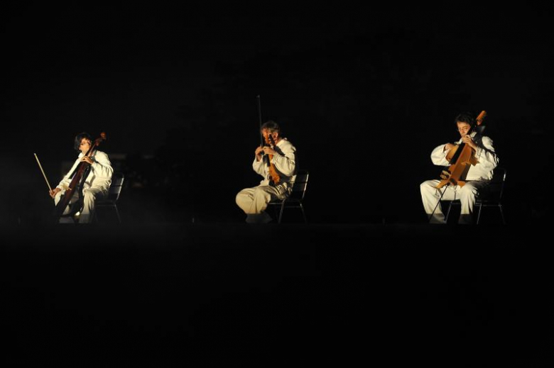 Niesamowity pokaz pirotechniczny Groupe F