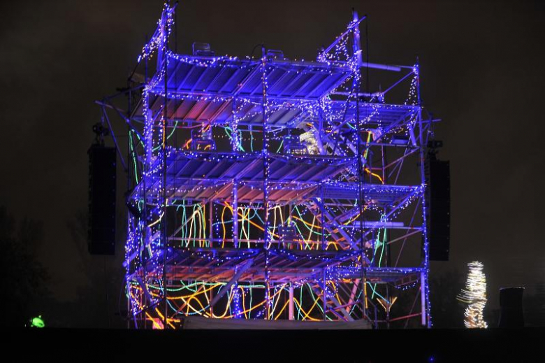 Niesamowity pokaz pirotechniczny Groupe F