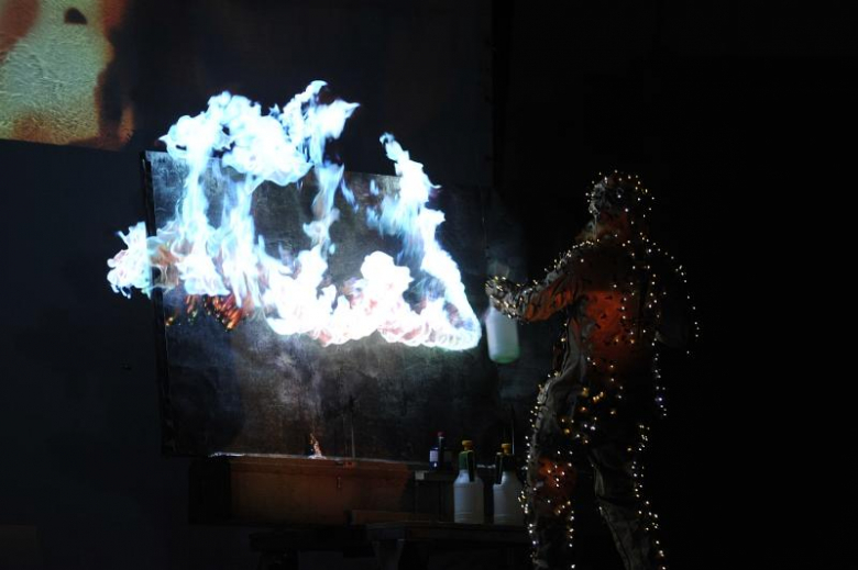 Niesamowity pokaz pirotechniczny Groupe F