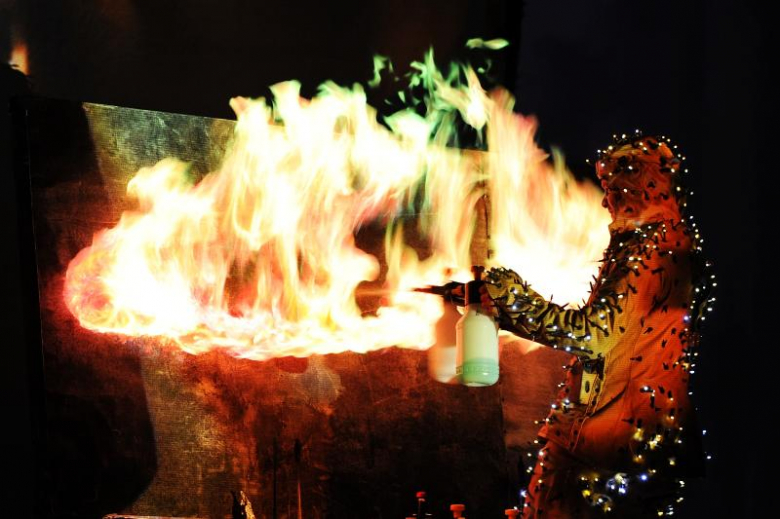 Niesamowity pokaz pirotechniczny Groupe F