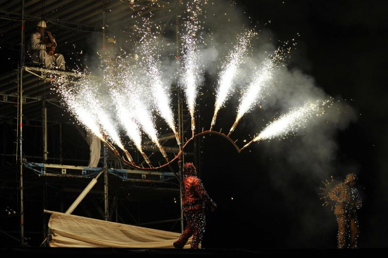 Niesamowity pokaz pirotechniczny Groupe F