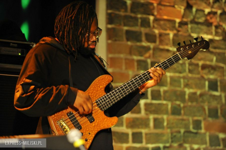 Robert Glasper Experiment