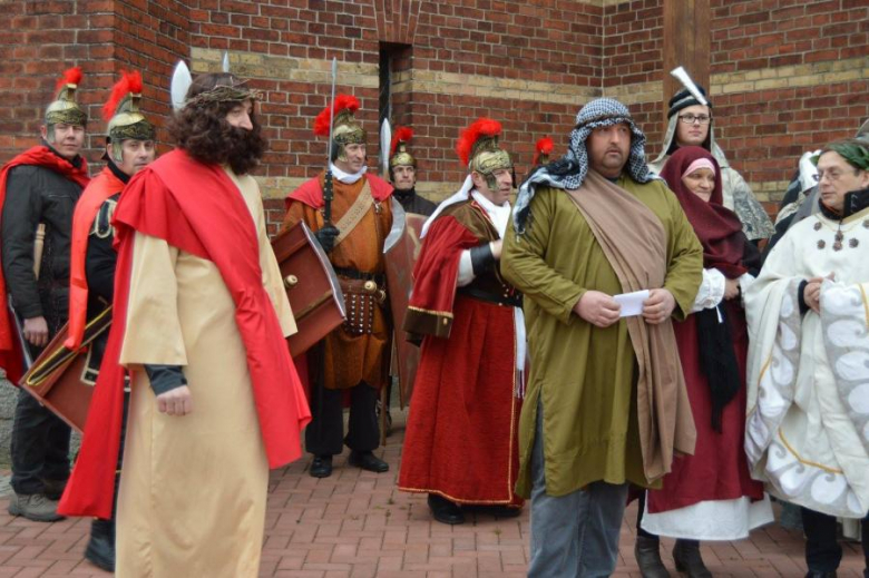 Droga krzyżowa ulicami Szczepanowa