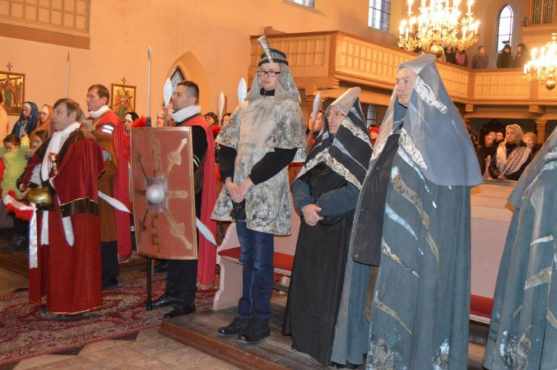 Droga krzyżowa ulicami Szczepanowa