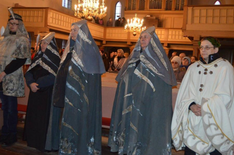 Droga krzyżowa ulicami Szczepanowa