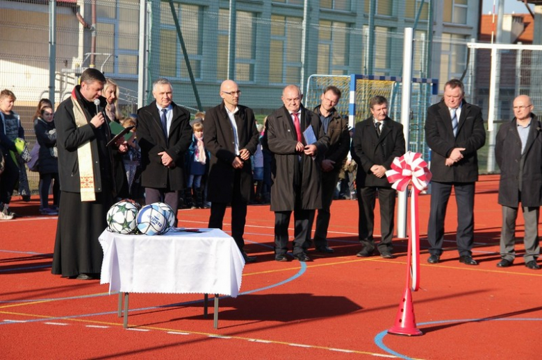 Otwarcie nowego boiska wielofunkcyjnego w Kostomłotach