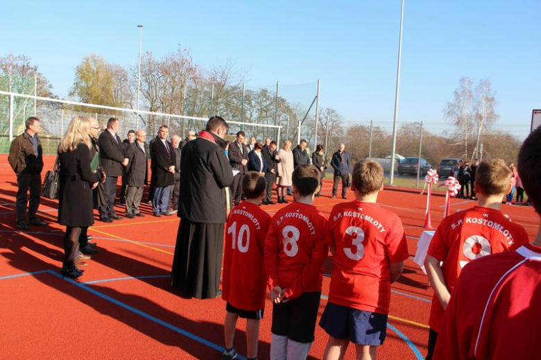 Otwarcie nowego boiska wielofunkcyjnego w Kostomłotach