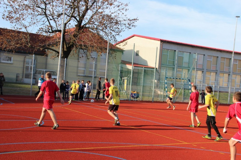 Otwarcie nowego boiska wielofunkcyjnego w Kostomłotach