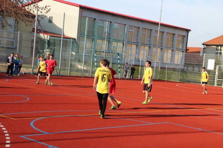 Otwarcie nowego boiska wielofunkcyjnego w Kostomłotach