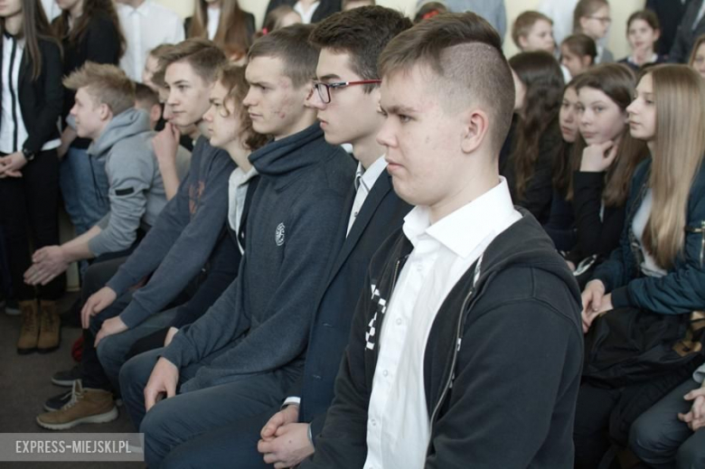 77. rocznica I Masowej Deportacji Polaków na Sybir - uroczystości szkolne