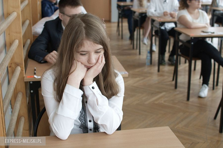 Egzamin w gimnazjum im. Jana Pawła II w Środzie Śląskiej