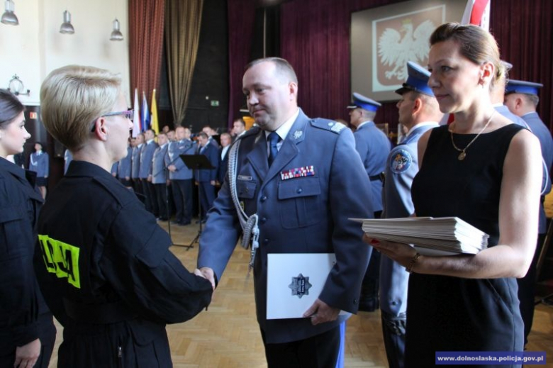 Ślubowanie nowo przyjętych policjantów