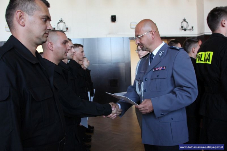 Ślubowanie nowo przyjętych policjantów