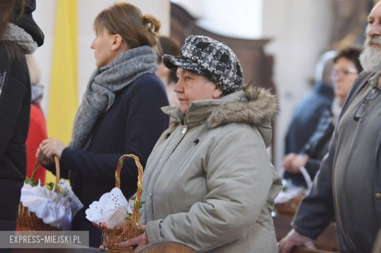 Poświęcenie pokarmów w kościele w Środzie Ślaskiej