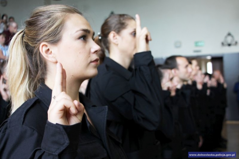 49 nowych policjantów złożyło ślubowanie