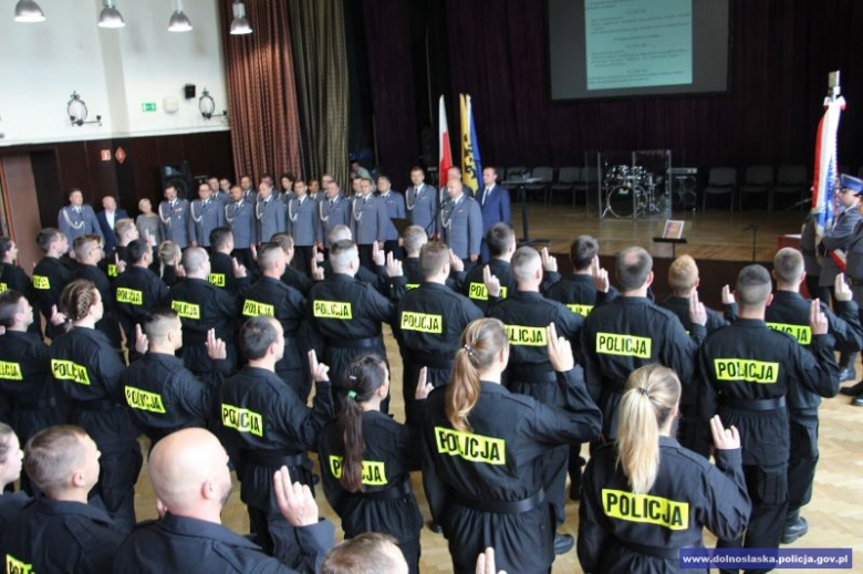49 nowych policjantów złożyło ślubowanie