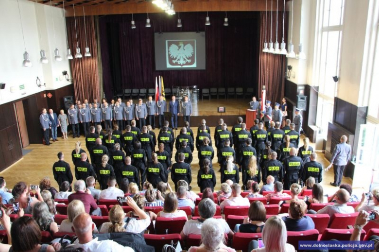 49 nowych policjantów złożyło ślubowanie