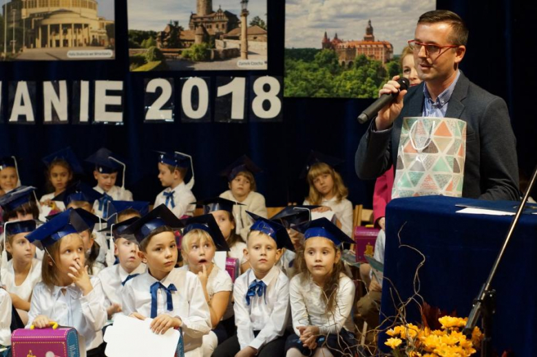 Pasowanie na ucznia pierwszej klasy w Malczycach