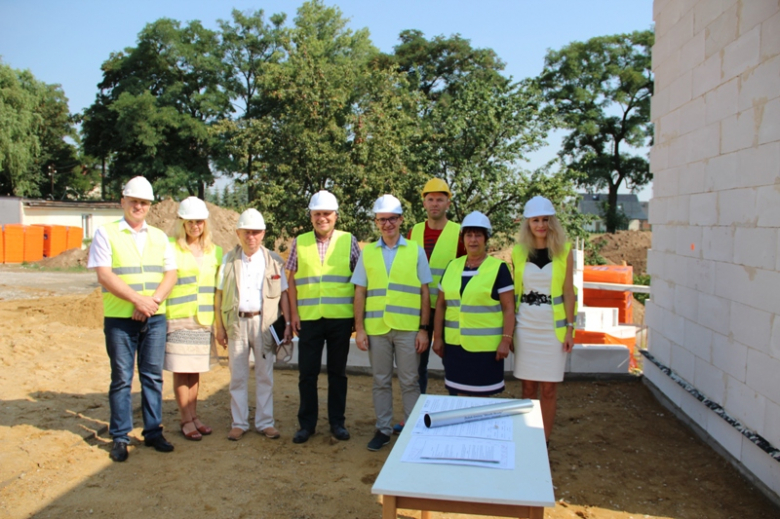 Wkopano akt erekcyjny