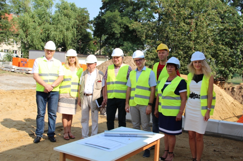 Wkopano akt erekcyjny