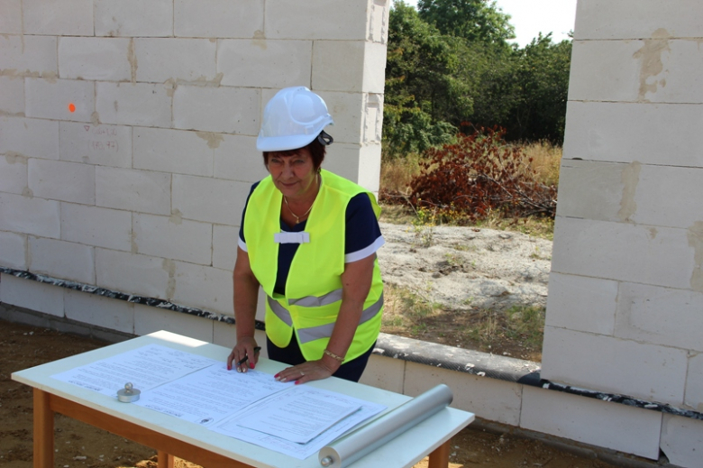 Wkopano akt erekcyjny