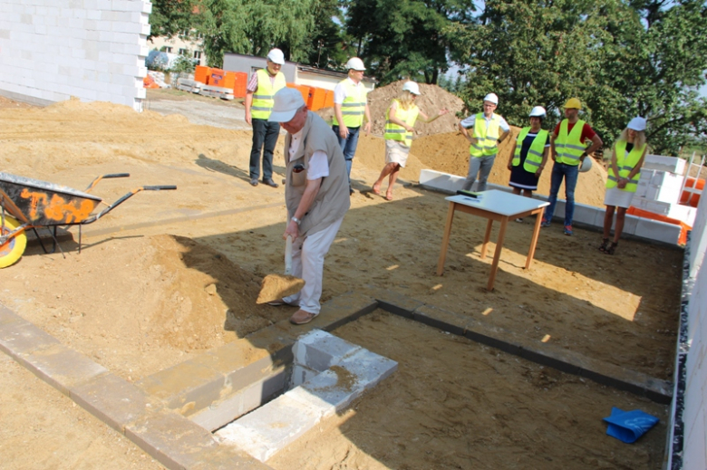 Wkopano akt erekcyjny