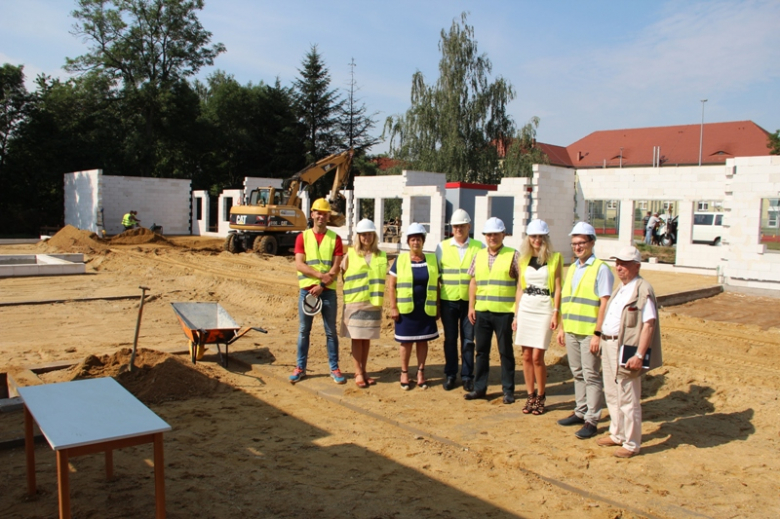 Wkopano akt erekcyjny