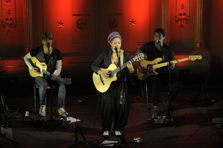 Sara Tavares Pod Białym Bocianem