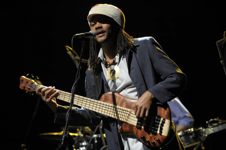 Angelique Kidjo rozgrzewająca publiczność