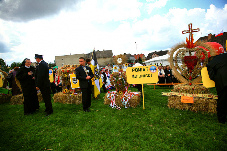 Dożynki Wojewódzkie i Diecezjalne w Kamieńcu Ząbkowickim