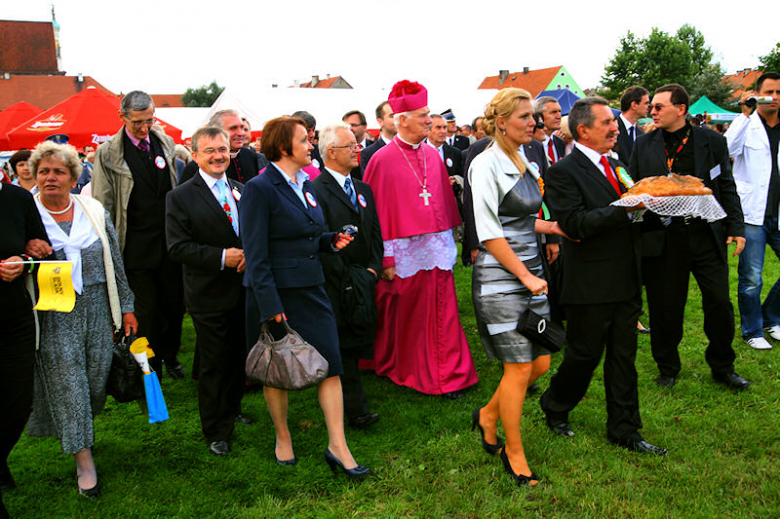 Dożynki Wojewódzkie i Diecezjalne w Kamieńcu Ząbkowickim
