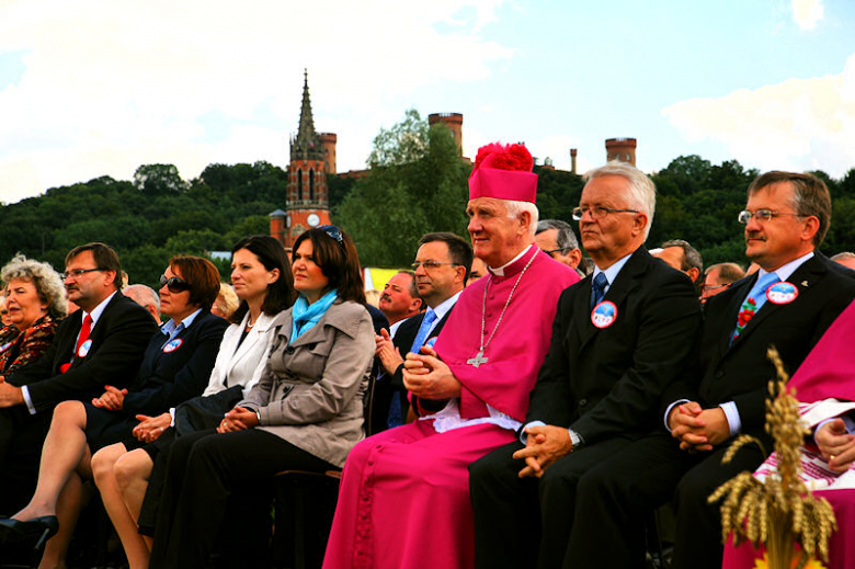 Dożynki Wojewódzkie i Diecezjalne w Kamieńcu Ząbkowickim