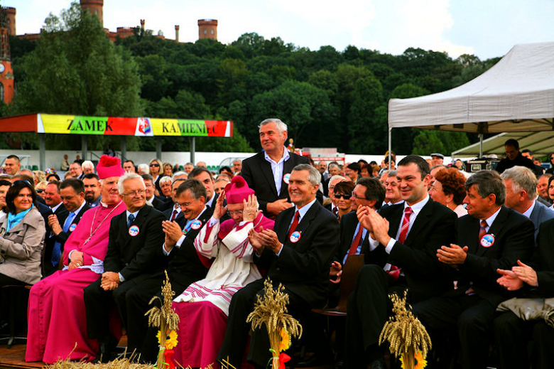 Dożynki Wojewódzkie i Diecezjalne w Kamieńcu Ząbkowickim