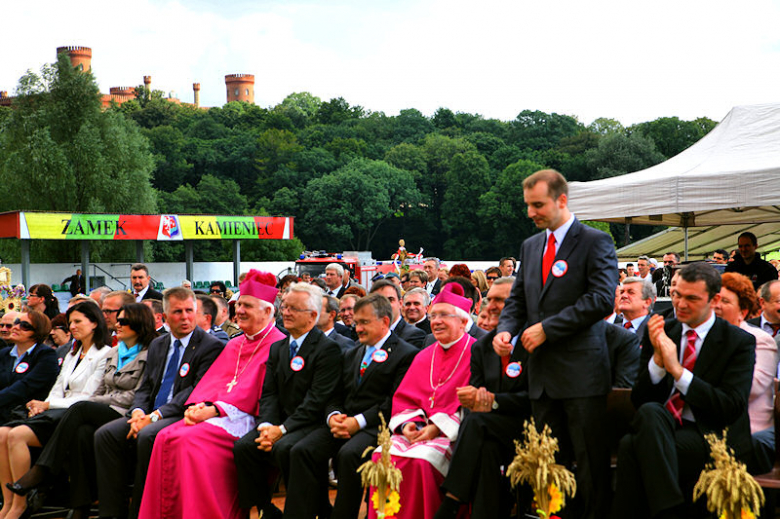 Dożynki Wojewódzkie i Diecezjalne w Kamieńcu Ząbkowickim