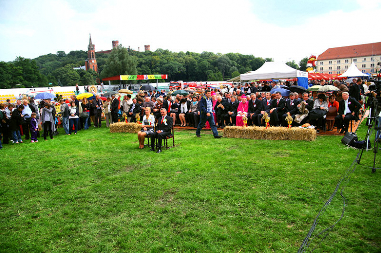 Dożynki Wojewódzkie i Diecezjalne w Kamieńcu Ząbkowickim